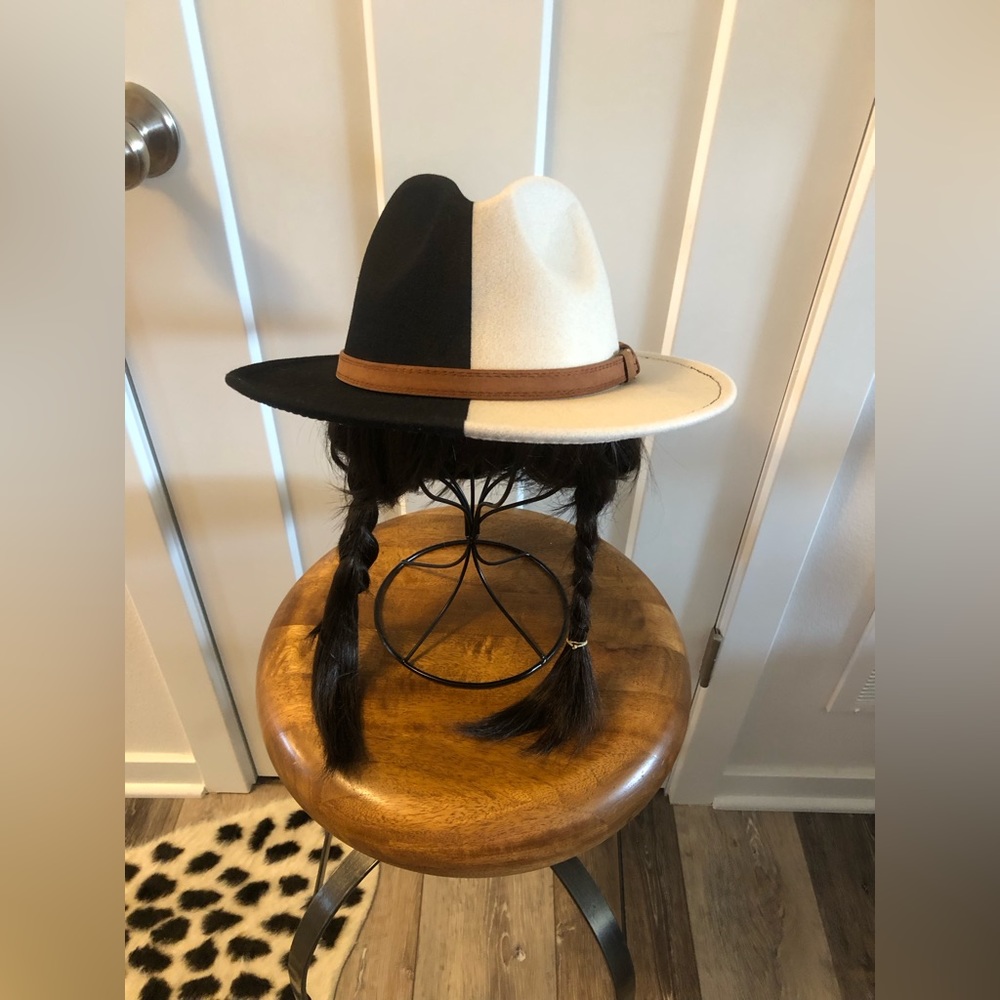 NWOT Adjustable Black and White Fedora Hat